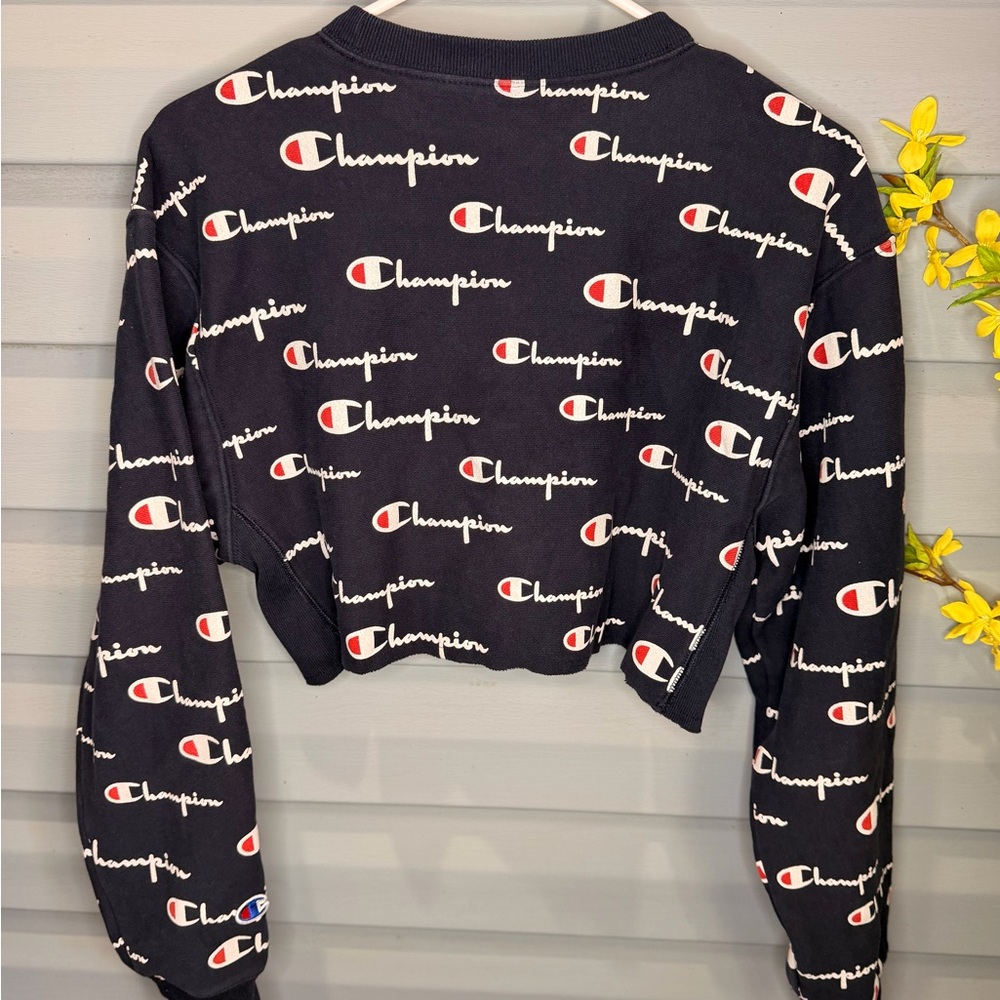 Champion All-Over Logo Cropped Sweatshirt – XS